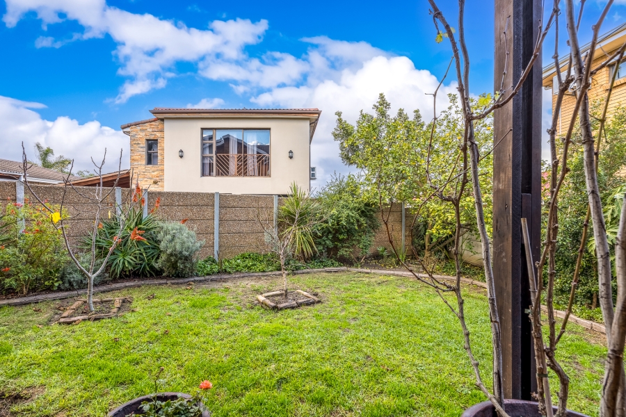 6 Bedroom Property for Sale in Brackenfell South Western Cape